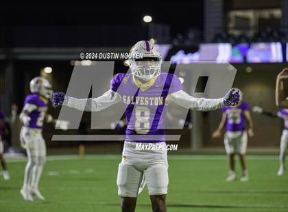 Thumbnail 2 in A&M Consolidated vs. Ball (UIL Football 5A D1 Region III Area Round) photogallery.