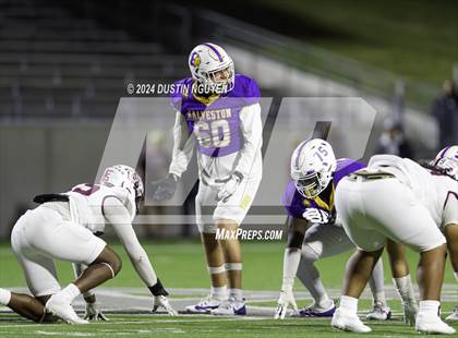 Thumbnail 3 in A&M Consolidated vs. Ball (UIL Football 5A D1 Region III Area Round) photogallery.