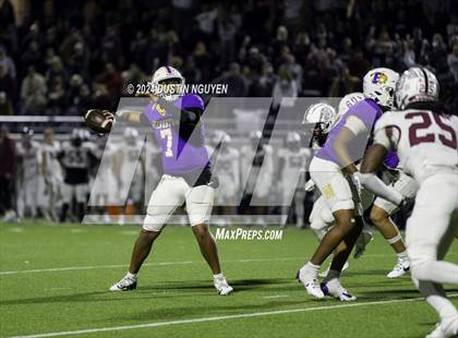 Thumbnail 1 in A&M Consolidated vs. Ball (UIL Football 5A D1 Region III Area Round) photogallery.