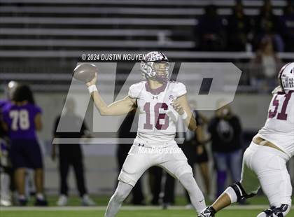 Thumbnail 1 in A&M Consolidated vs. Ball (UIL Football 5A D1 Region III Area Round) photogallery.