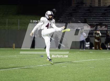 Thumbnail 2 in A&M Consolidated vs. Ball (UIL Football 5A D1 Region III Area Round) photogallery.