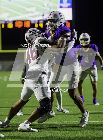 Thumbnail 3 in A&M Consolidated vs. Ball (UIL Football 5A D1 Region III Area Round) photogallery.