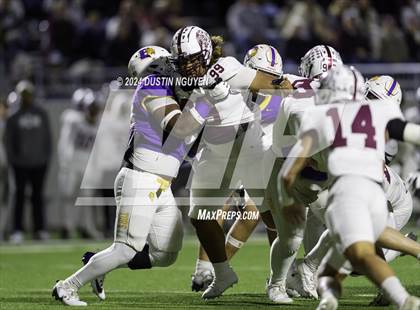 Thumbnail 3 in A&M Consolidated vs. Ball (UIL Football 5A D1 Region III Area Round) photogallery.