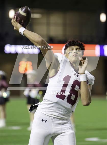 Thumbnail 1 in A&M Consolidated vs. Ball (UIL Football 5A D1 Region III Area Round) photogallery.