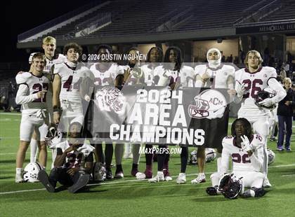 Thumbnail 3 in A&M Consolidated vs. Ball (UIL Football 5A D1 Region III Area Round) photogallery.