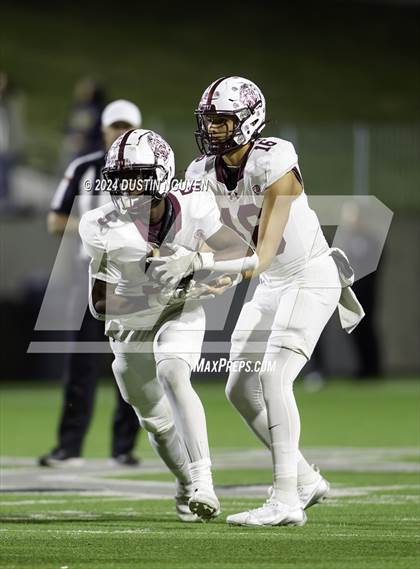Thumbnail 3 in A&M Consolidated vs. Ball (UIL Football 5A D1 Region III Area Round) photogallery.