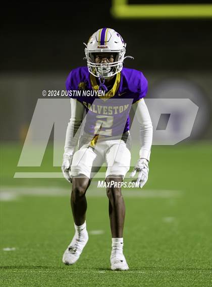 Thumbnail 2 in A&M Consolidated vs. Ball (UIL Football 5A D1 Region III Area Round) photogallery.