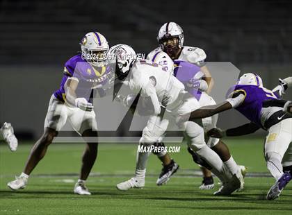 Thumbnail 1 in A&M Consolidated vs. Ball (UIL Football 5A D1 Region III Area Round) photogallery.