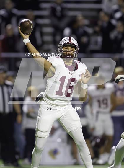 Thumbnail 3 in A&M Consolidated vs. Ball (UIL Football 5A D1 Region III Area Round) photogallery.
