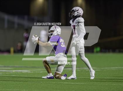 Thumbnail 3 in A&M Consolidated vs. Ball (UIL Football 5A D1 Region III Area Round) photogallery.