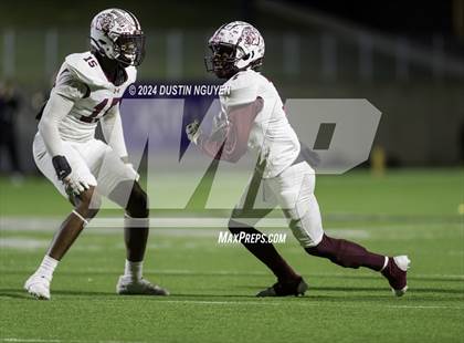 Thumbnail 2 in A&M Consolidated vs. Ball (UIL Football 5A D1 Region III Area Round) photogallery.