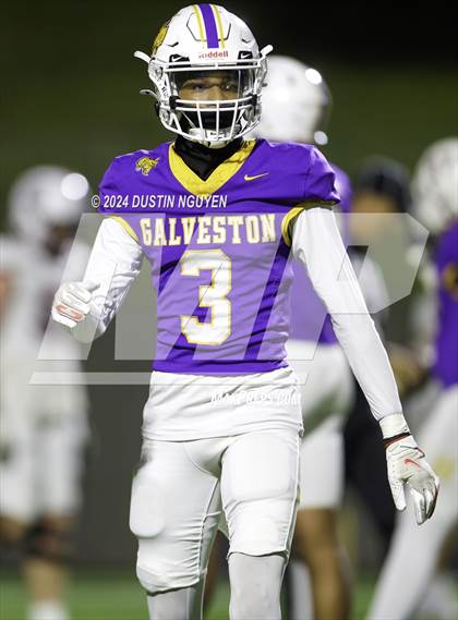 Thumbnail 3 in A&M Consolidated vs. Ball (UIL Football 5A D1 Region III Area Round) photogallery.