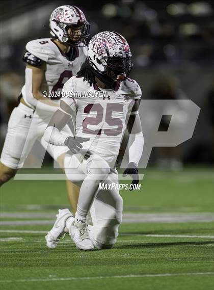 Thumbnail 2 in A&M Consolidated vs. Ball (UIL Football 5A D1 Region III Area Round) photogallery.