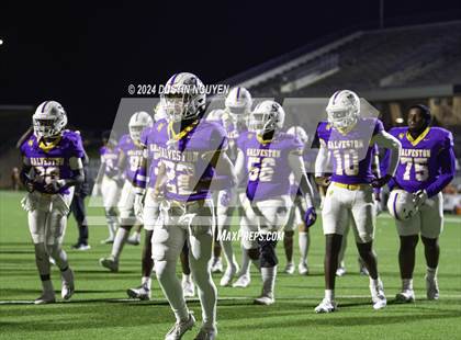 Thumbnail 1 in A&M Consolidated vs. Ball (UIL Football 5A D1 Region III Area Round) photogallery.