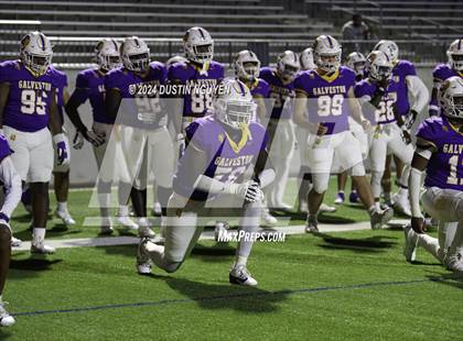 Thumbnail 2 in A&M Consolidated vs. Ball (UIL Football 5A D1 Region III Area Round) photogallery.
