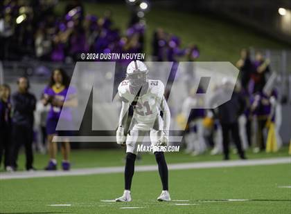 Thumbnail 2 in A&M Consolidated vs. Ball (UIL Football 5A D1 Region III Area Round) photogallery.