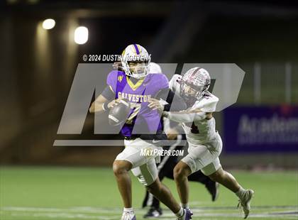 Thumbnail 3 in A&M Consolidated vs. Ball (UIL Football 5A D1 Region III Area Round) photogallery.
