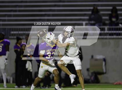 Thumbnail 3 in A&M Consolidated vs. Ball (UIL Football 5A D1 Region III Area Round) photogallery.