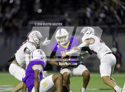 Thumbnail 2 in A&M Consolidated vs. Ball (UIL Football 5A D1 Region III Area Round) photogallery.