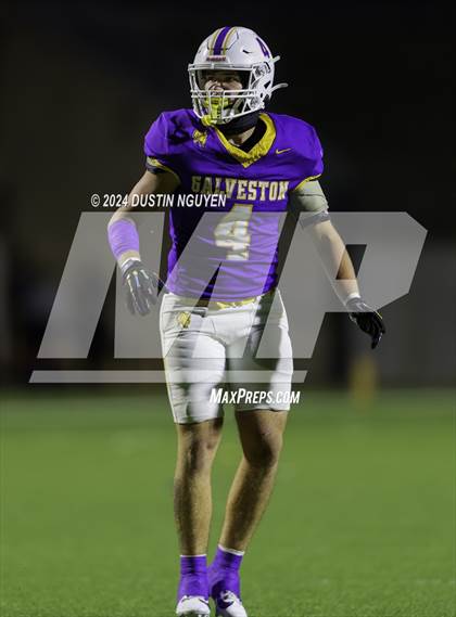 Thumbnail 1 in A&M Consolidated vs. Ball (UIL Football 5A D1 Region III Area Round) photogallery.