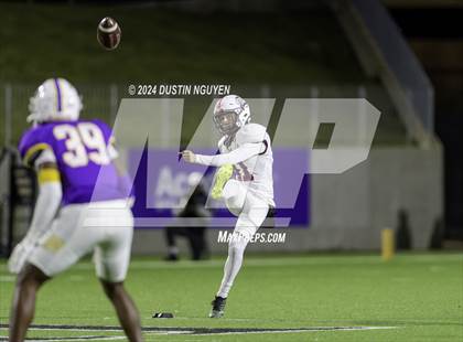 Thumbnail 1 in A&M Consolidated vs. Ball (UIL Football 5A D1 Region III Area Round) photogallery.