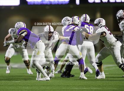 Thumbnail 2 in A&M Consolidated vs. Ball (UIL Football 5A D1 Region III Area Round) photogallery.