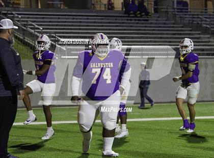 Thumbnail 1 in A&M Consolidated vs. Ball (UIL Football 5A D1 Region III Area Round) photogallery.