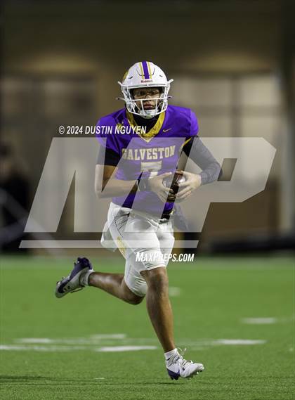 Thumbnail 3 in A&M Consolidated vs. Ball (UIL Football 5A D1 Region III Area Round) photogallery.