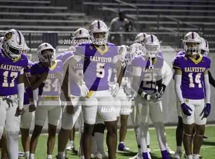 Thumbnail 1 in A&M Consolidated vs. Ball (UIL Football 5A D1 Region III Area Round) photogallery.