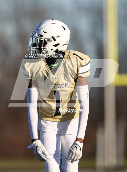 Thumbnail 3 in Patriot vs Freedom (VHSL Class 6 Region Final) photogallery.
