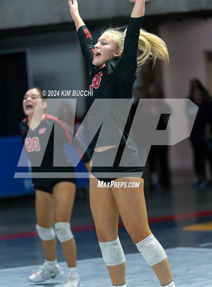 Thumbnail 1 in Hoover vs. Wayne (WVSSAC Class AAA Quarterfinal) photogallery.