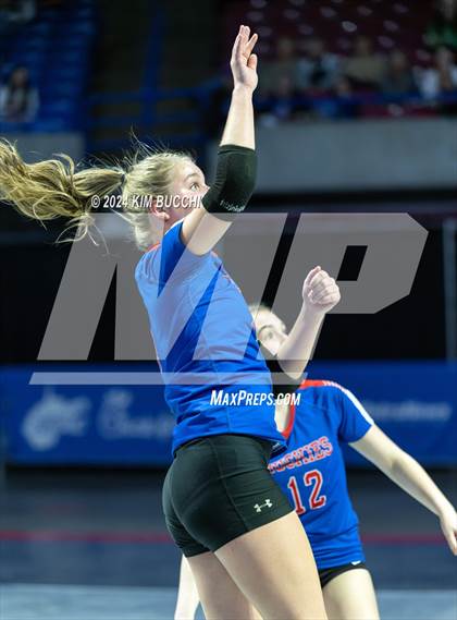 Thumbnail 1 in Hoover vs. Wayne (WVSSAC Class AAA Quarterfinal) photogallery.