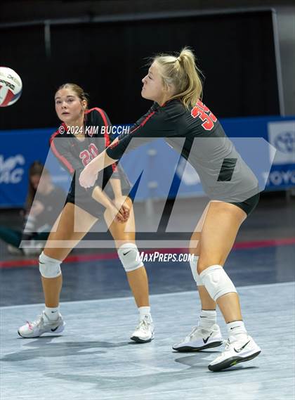 Thumbnail 3 in Hoover vs. Wayne (WVSSAC Class AAA Quarterfinal) photogallery.
