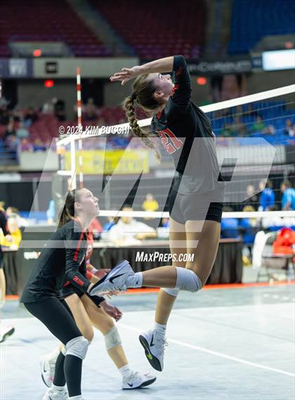 Thumbnail 2 in Hoover vs. Wayne (WVSSAC Class AAA Quarterfinal) photogallery.