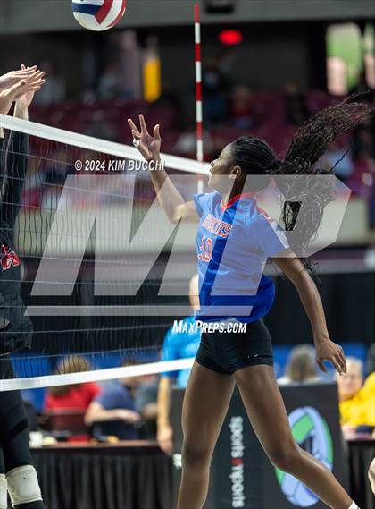 Thumbnail 3 in Hoover vs. Wayne (WVSSAC Class AAA Quarterfinal) photogallery.
