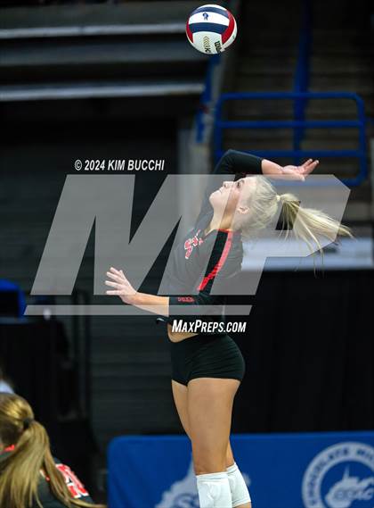 Thumbnail 1 in Hoover vs. Wayne (WVSSAC Class AAA Quarterfinal) photogallery.