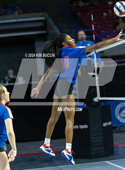 Thumbnail 3 in Hoover vs. Wayne (WVSSAC Class AAA Quarterfinal) photogallery.