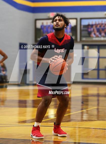 Thumbnail 2 in Wylie vs Life Waxahachie (UIL 4A Area Playoff) photogallery.