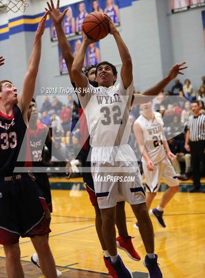 Thumbnail 2 in Wylie vs Life Waxahachie (UIL 4A Area Playoff) photogallery.