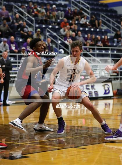 Thumbnail 3 in Wylie vs Life Waxahachie (UIL 4A Area Playoff) photogallery.