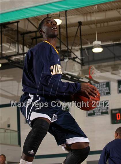 Thumbnail 2 in Flintridge Prep vs. Campbell Hall (Providence Cystic Fibrosis Benefit) photogallery.