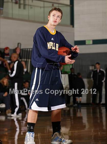 Thumbnail 2 in Flintridge Prep vs. Campbell Hall (Providence Cystic Fibrosis Benefit) photogallery.