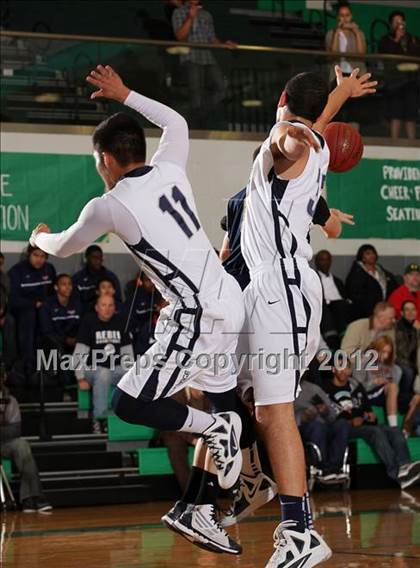 Thumbnail 3 in Flintridge Prep vs. Campbell Hall (Providence Cystic Fibrosis Benefit) photogallery.