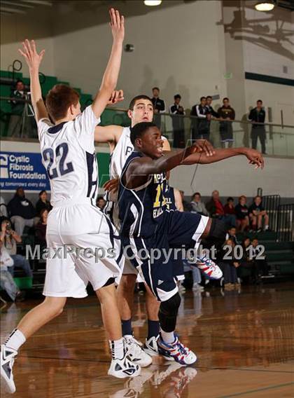 Thumbnail 2 in Flintridge Prep vs. Campbell Hall (Providence Cystic Fibrosis Benefit) photogallery.