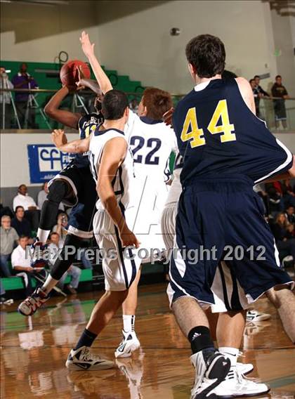 Thumbnail 3 in Flintridge Prep vs. Campbell Hall (Providence Cystic Fibrosis Benefit) photogallery.