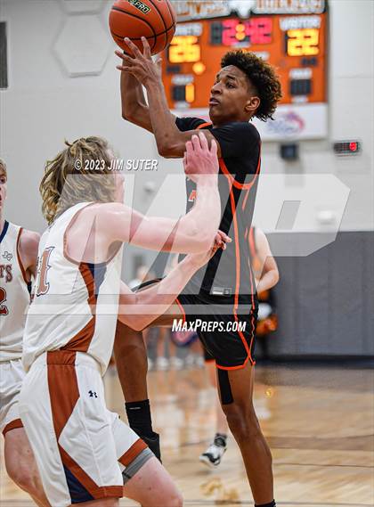 Thumbnail 2 in Caldwell vs Smithville photogallery.