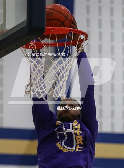 Thumbnail 2 in Munday @ Perrin-Whitt photogallery.