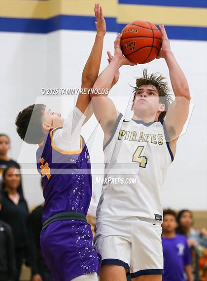 Thumbnail 2 in Munday @ Perrin-Whitt photogallery.