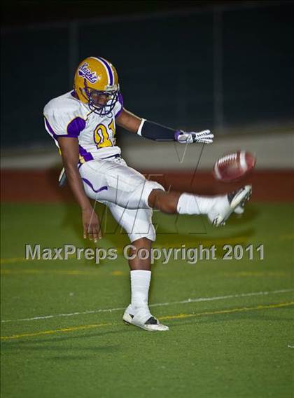 Thumbnail 1 in Glendora vs. Lynwood photogallery.