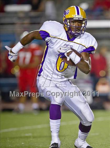 Thumbnail 1 in Glendora vs. Lynwood photogallery.